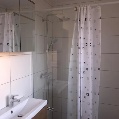 Ferienzimmer Tri Ky Lägenhet *